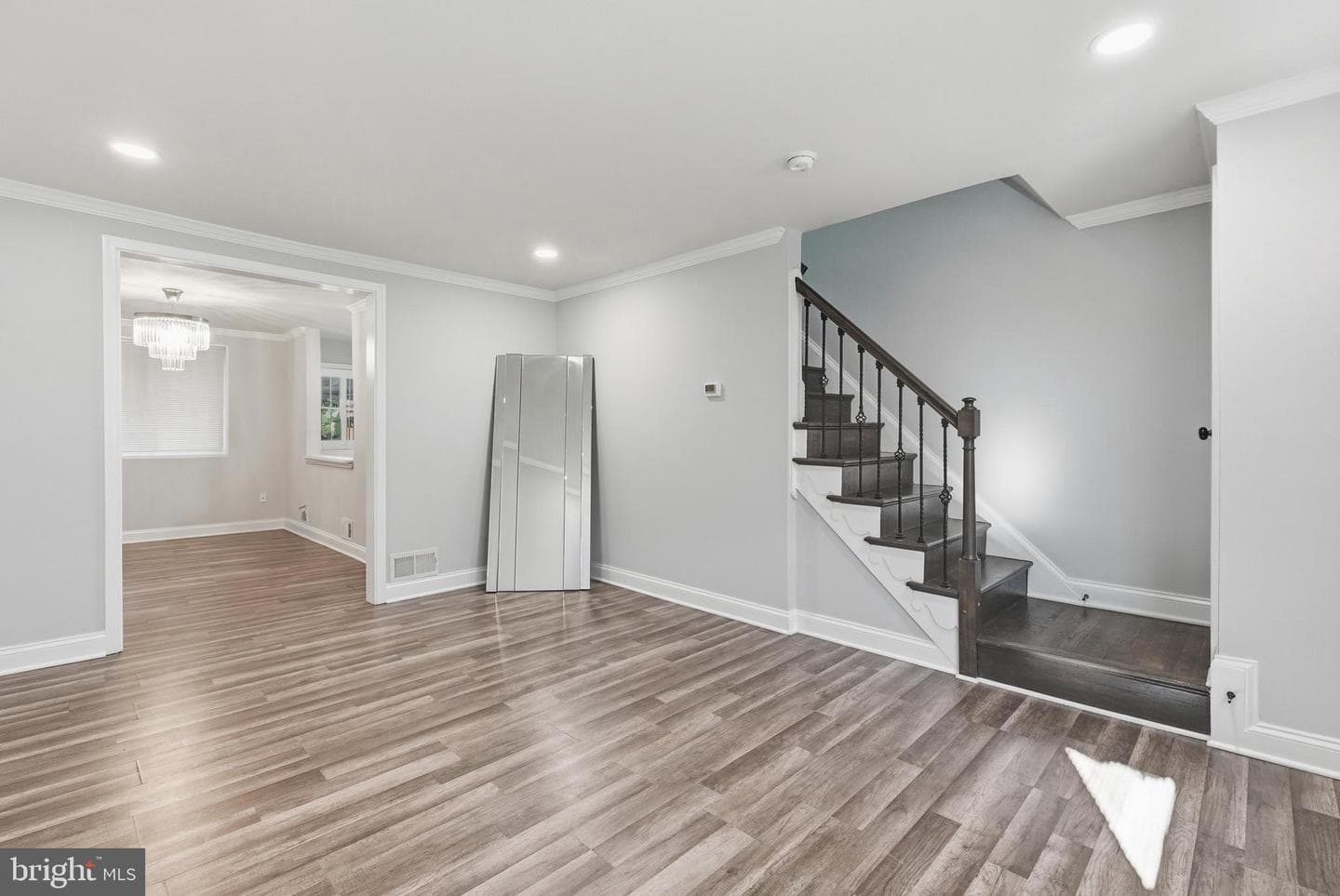 1244 N Augusta Avenue photo 2