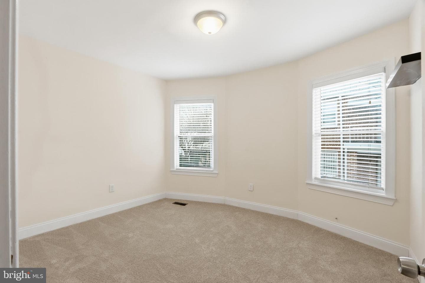 3211 Dorchester Road photo 19