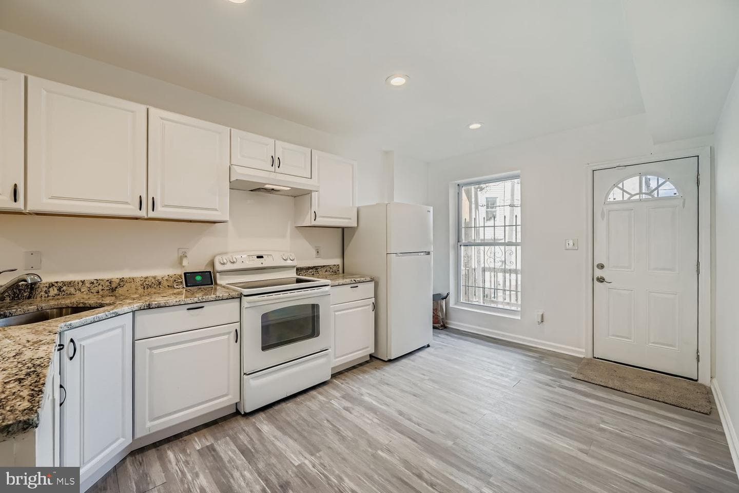1006 E 20th Street photo 9