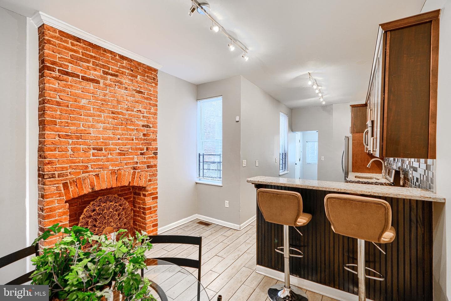 1410 E Oliver Street photo 11