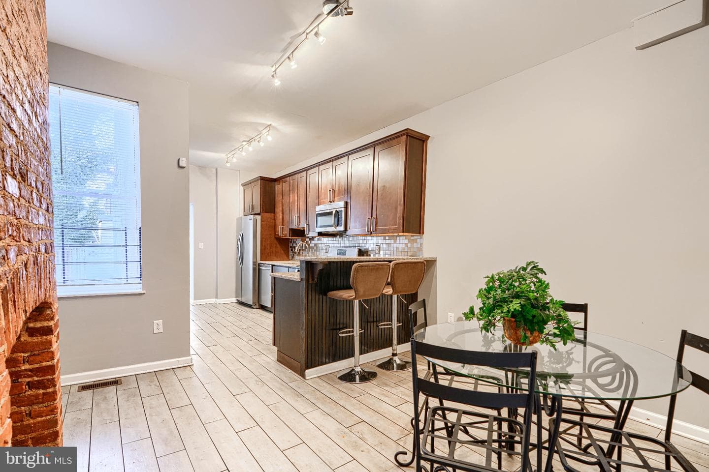 1410 E Oliver Street photo 9