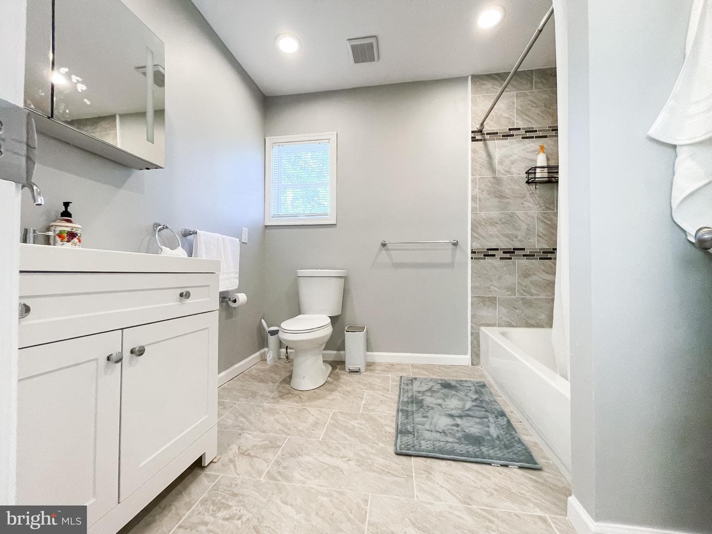 1701 Spence Street photo 16