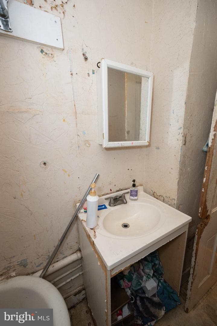 1208 Sargeant Street photo 14