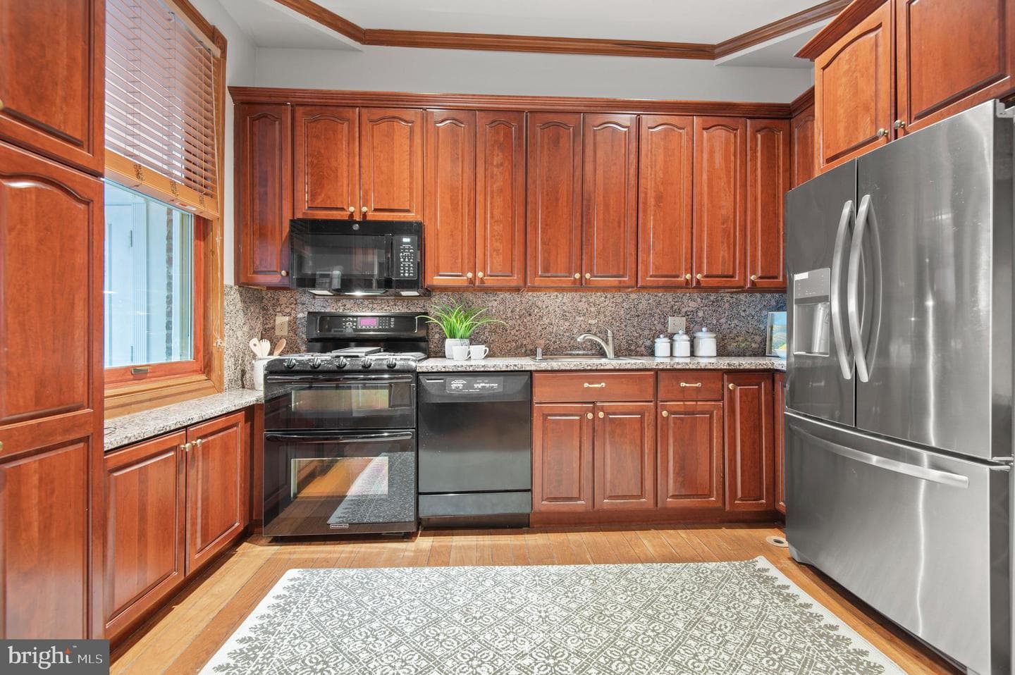 2838 Saint Paul Street photo 16