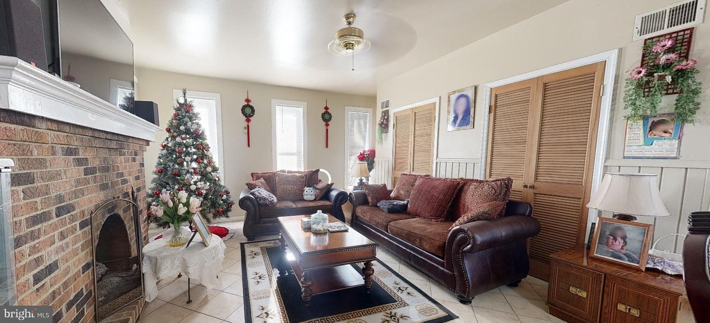 2322 E Monument Street photo 8