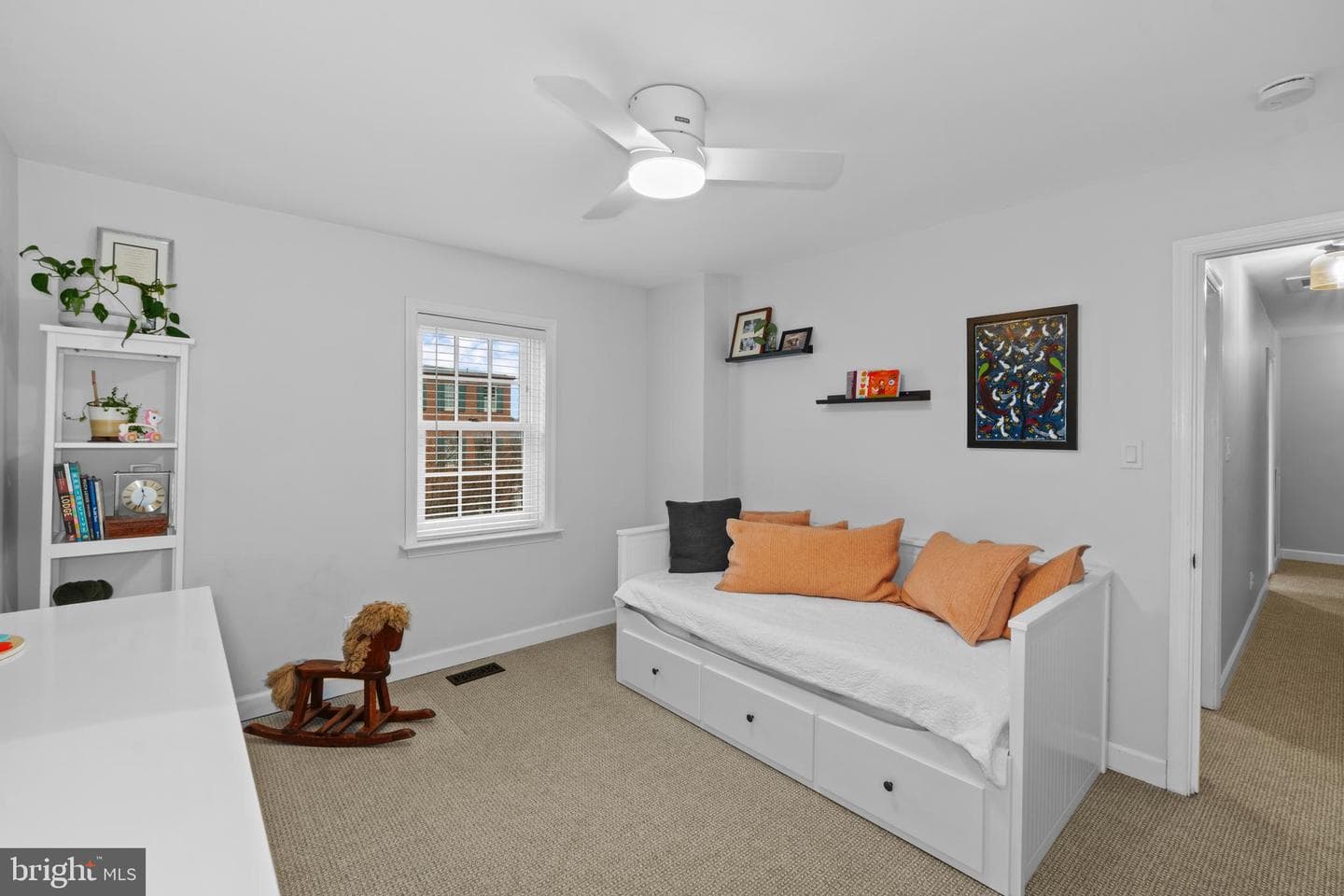 132 W Lee Street photo 27