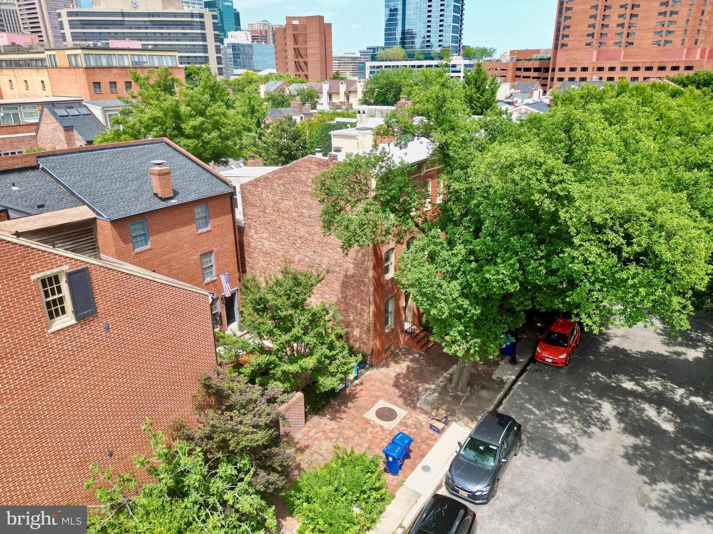 132 W Lee Street photo 33