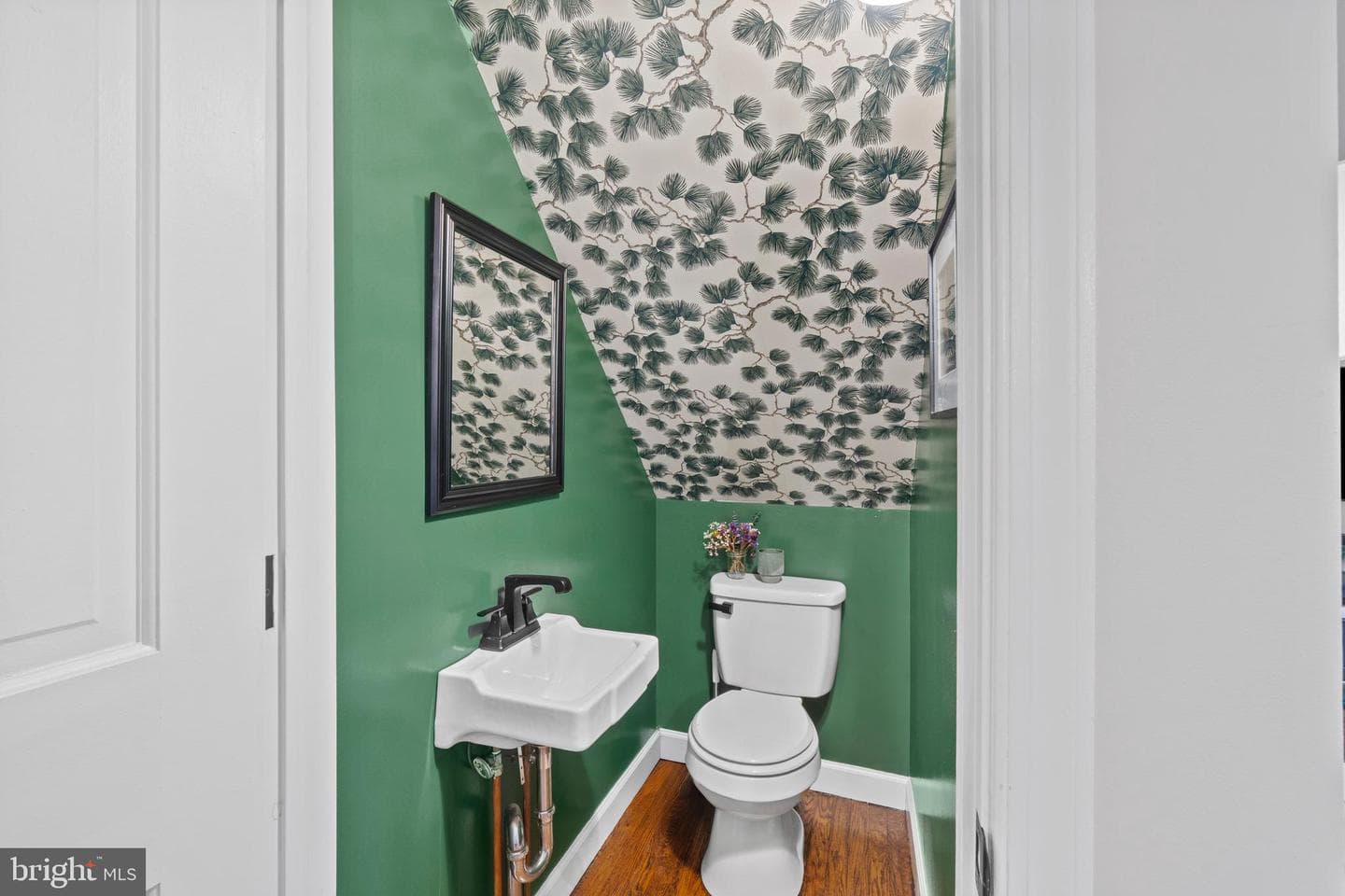 132 W Lee Street photo 7