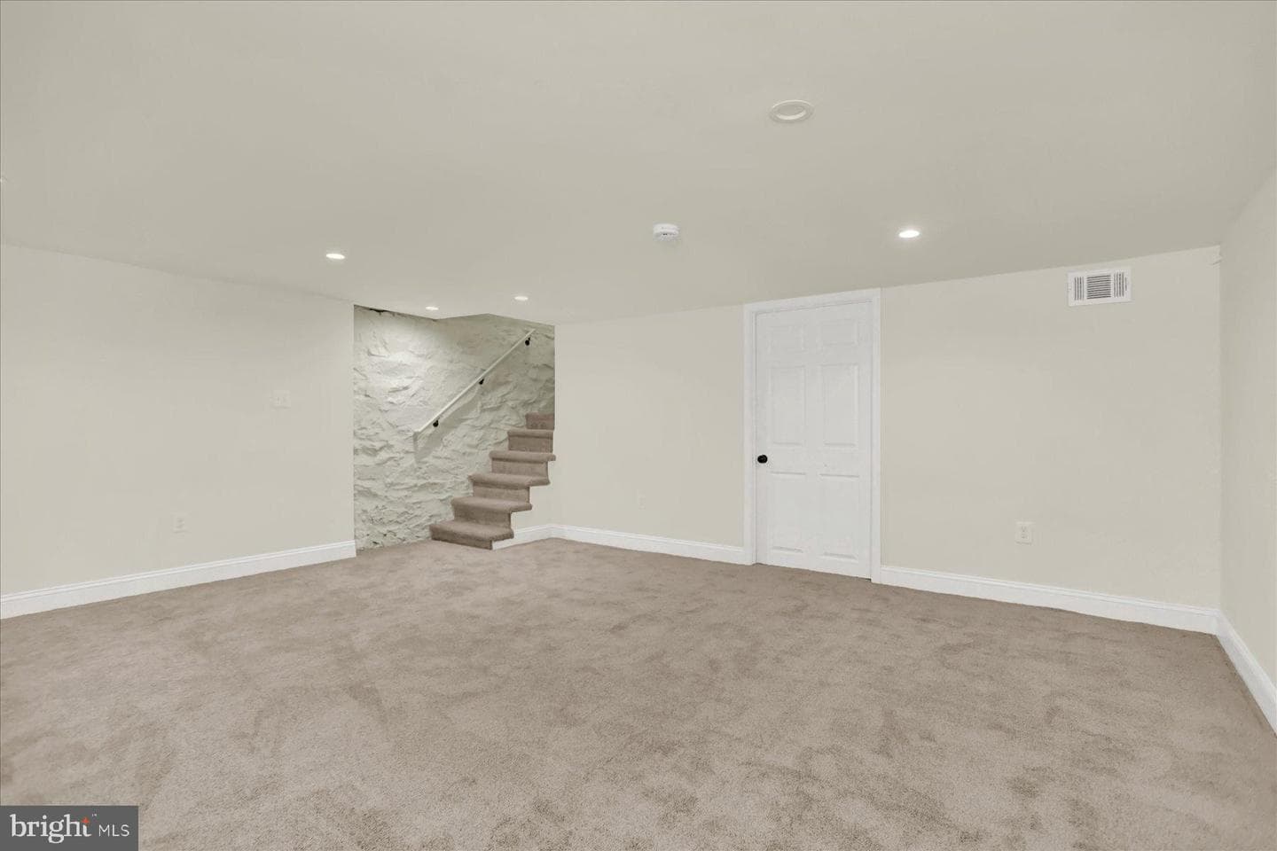 2920 Brighton Street photo 24