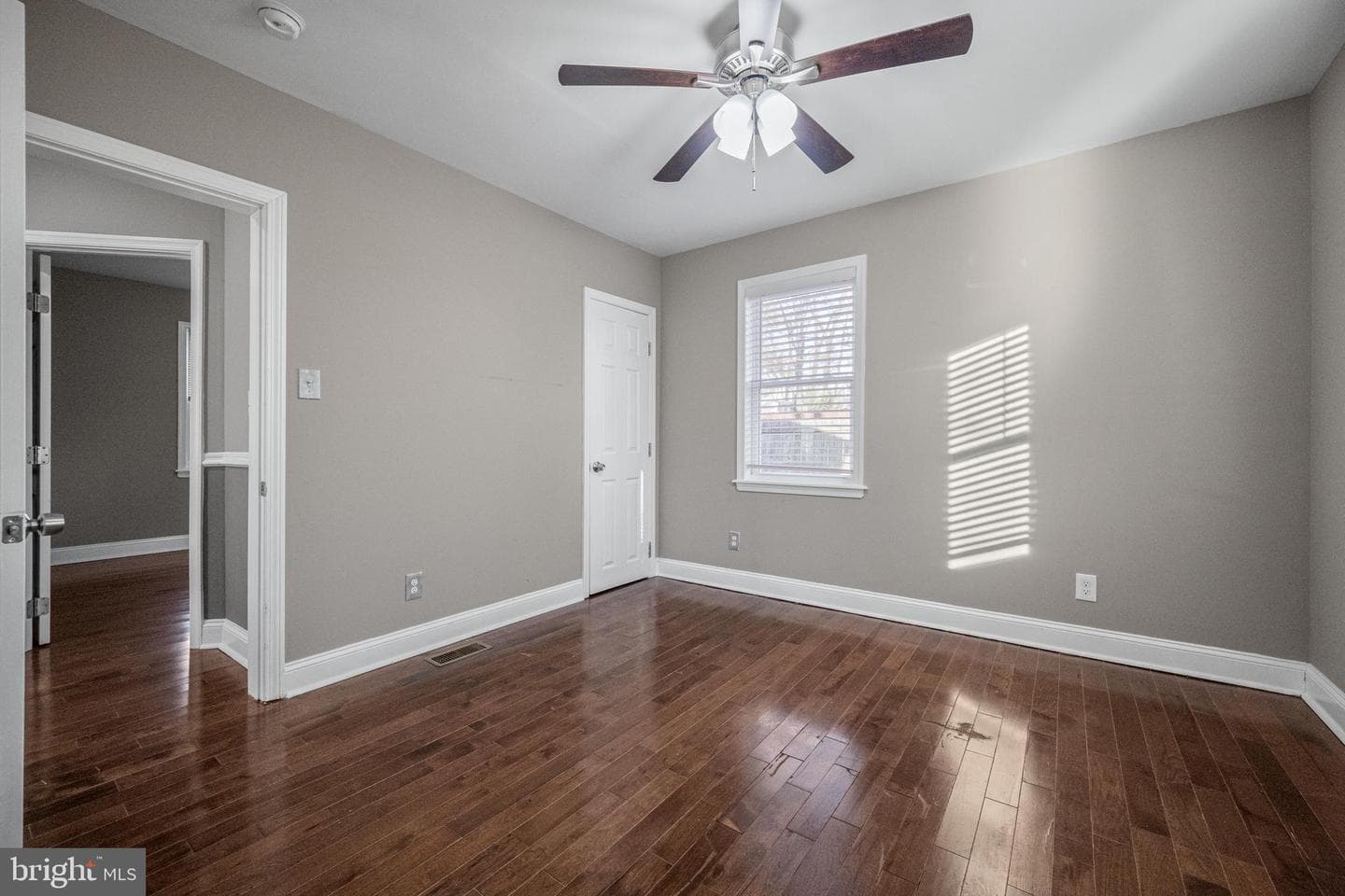 6303 Moyer Avenue photo 24