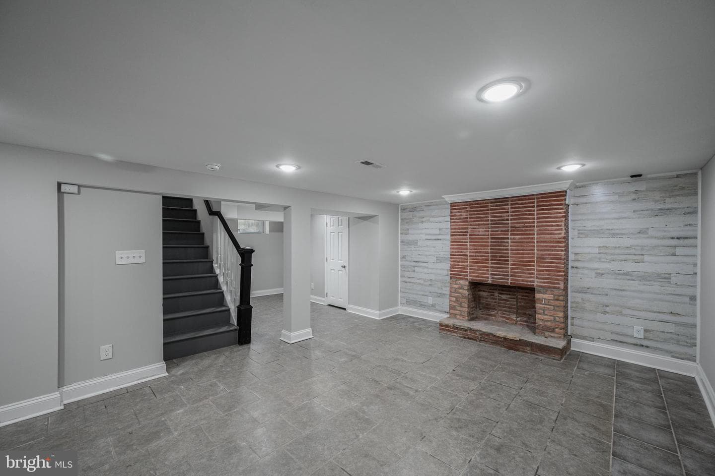 6303 Moyer Avenue photo 31