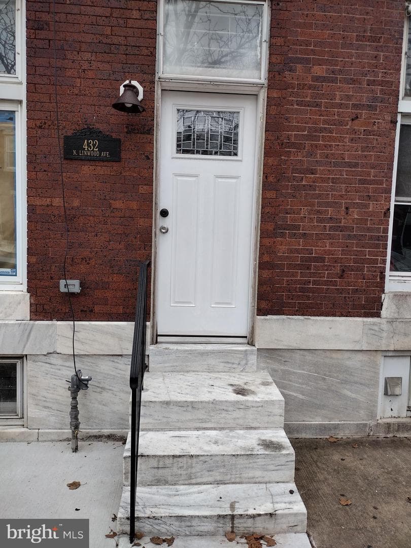 432 N Linwood Avenue