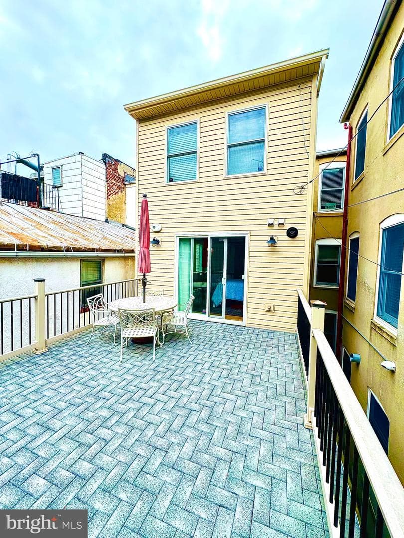 306 S Exeter Street photo 33