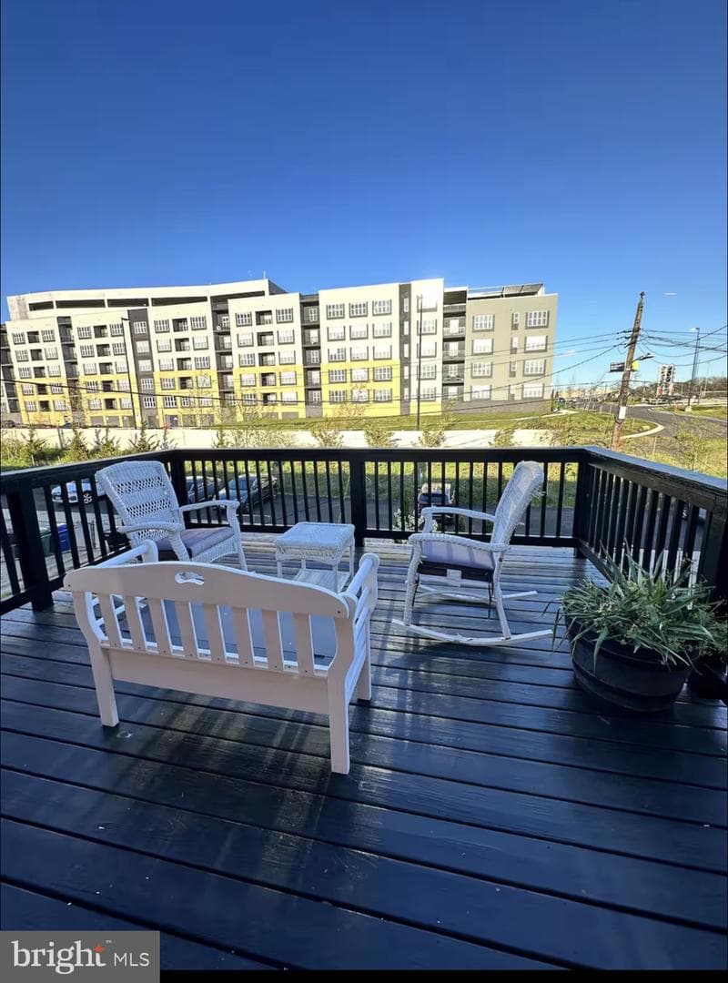 625 Umbra Street photo 1