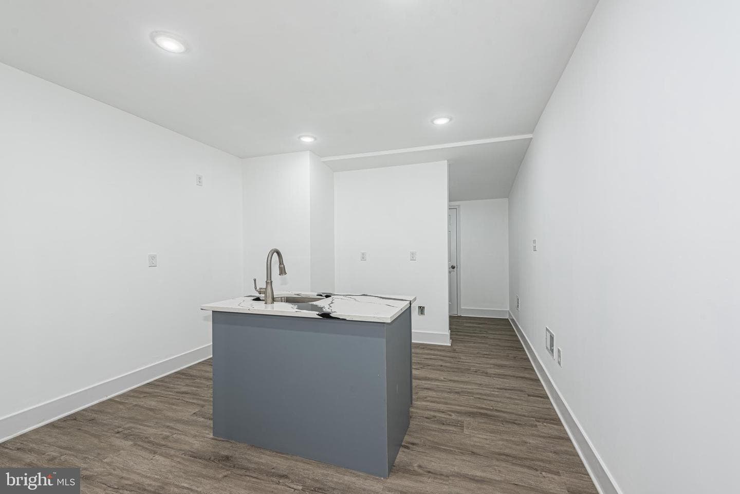 1007 N Mount Street photo 12