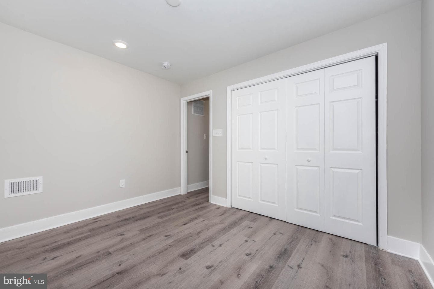 1011 N Mount Street photo 9