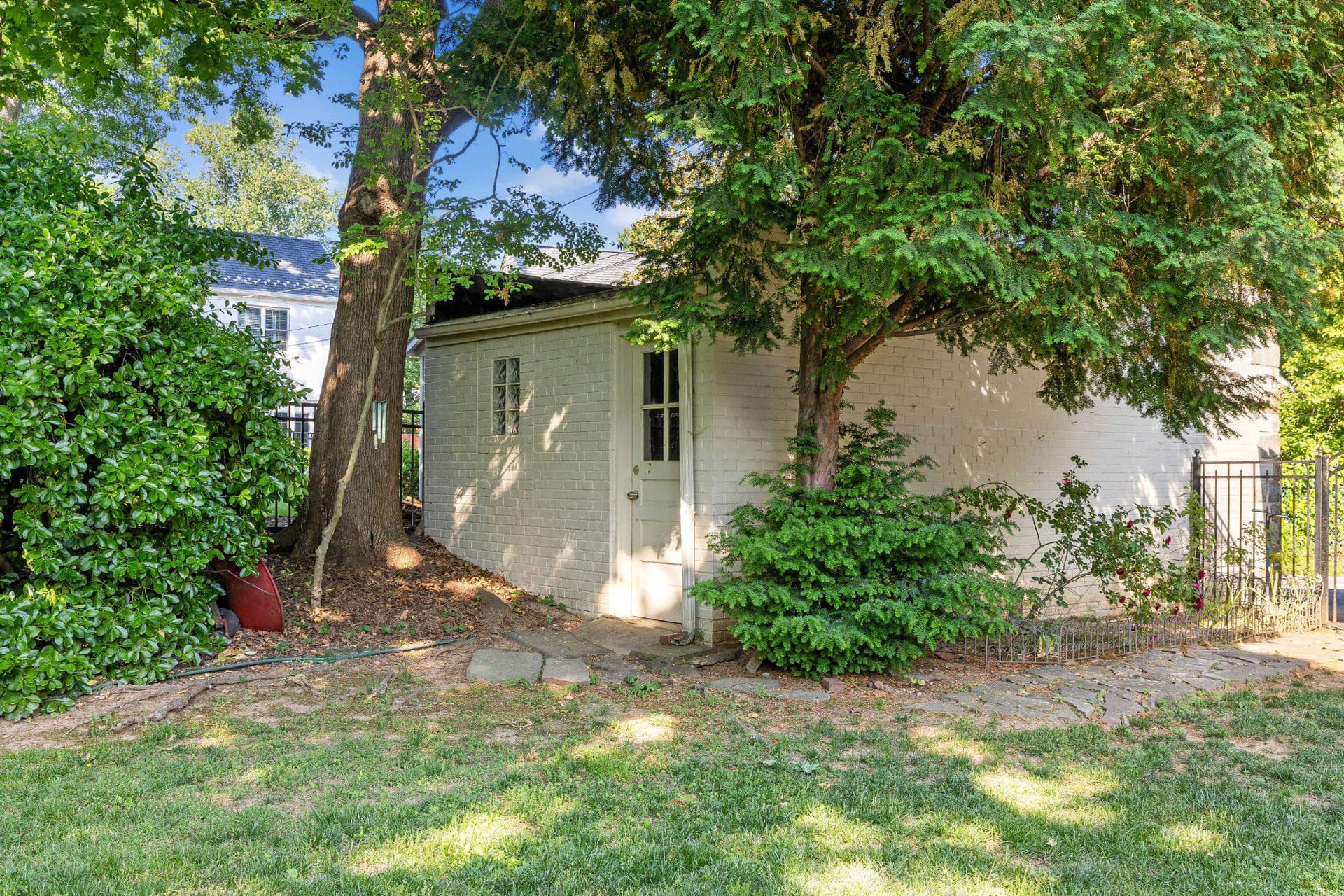 104 Gittings Avenue photo 7