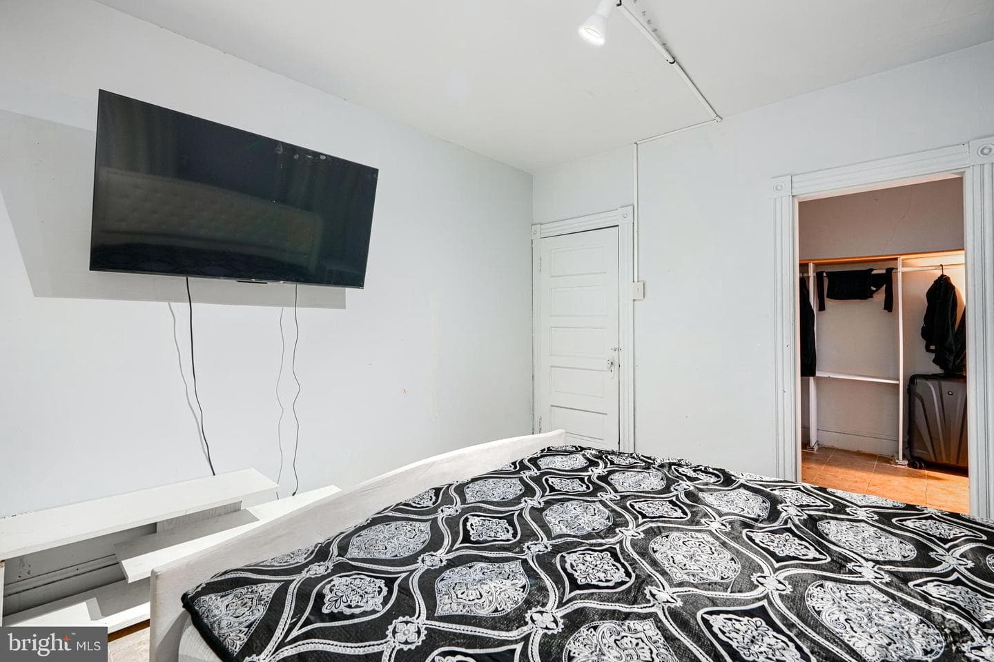 4309 Valley View Avenue photo 27