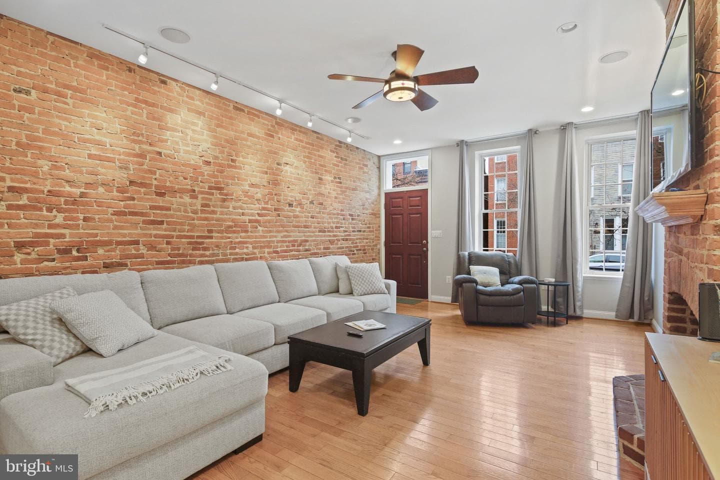 1511 S Charles Street photo 4
