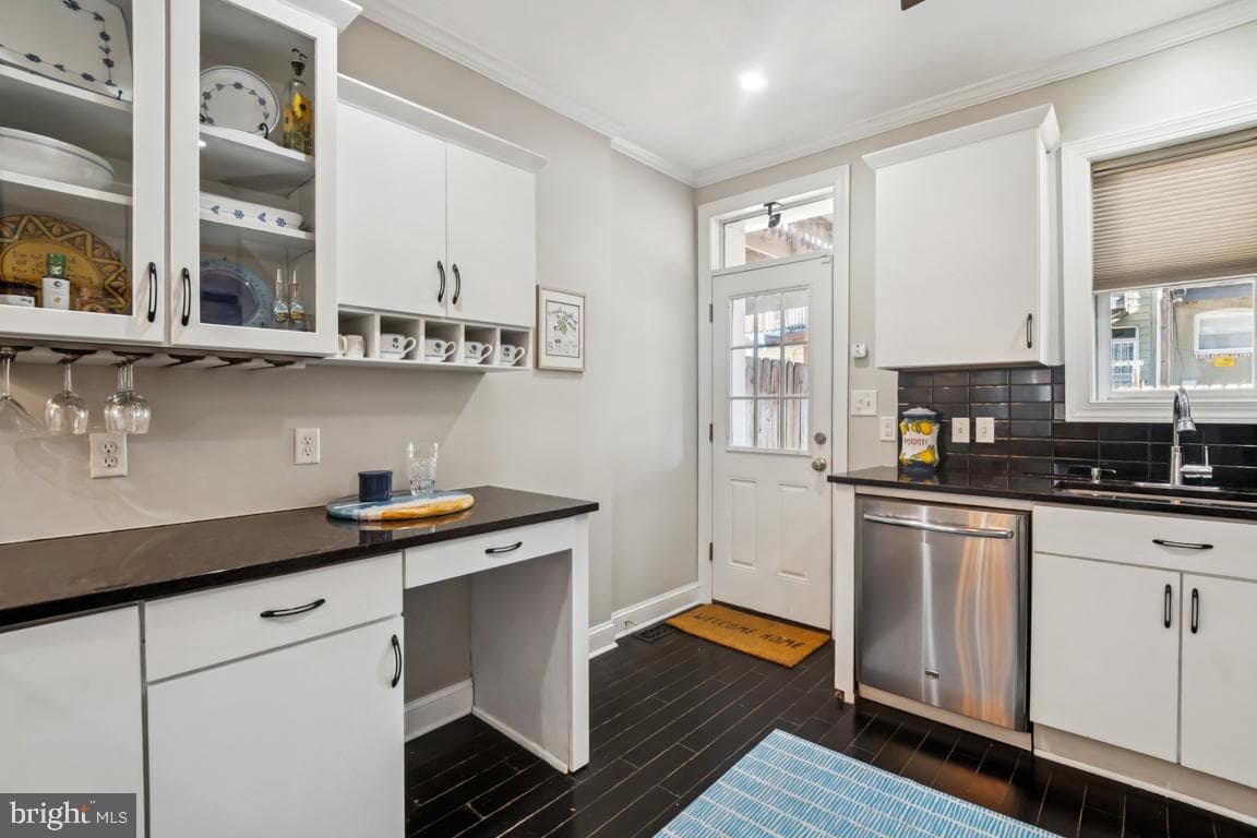 121 S Curley Street photo 15