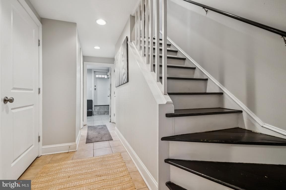 121 S Curley Street photo 31