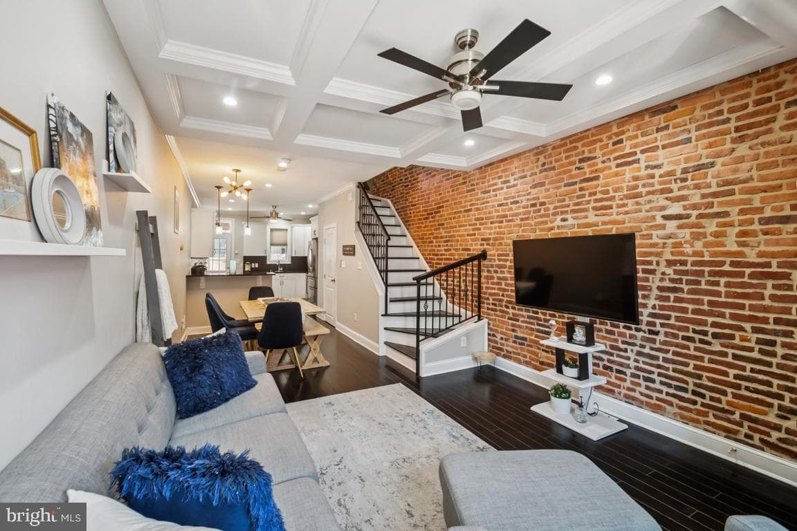 121 S Curley Street photo 5