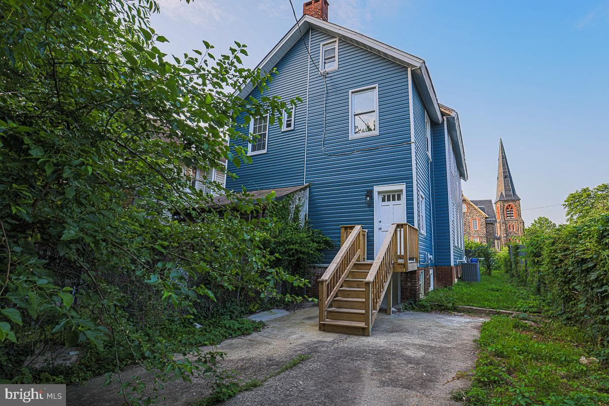 604 E 31st Street photo 9