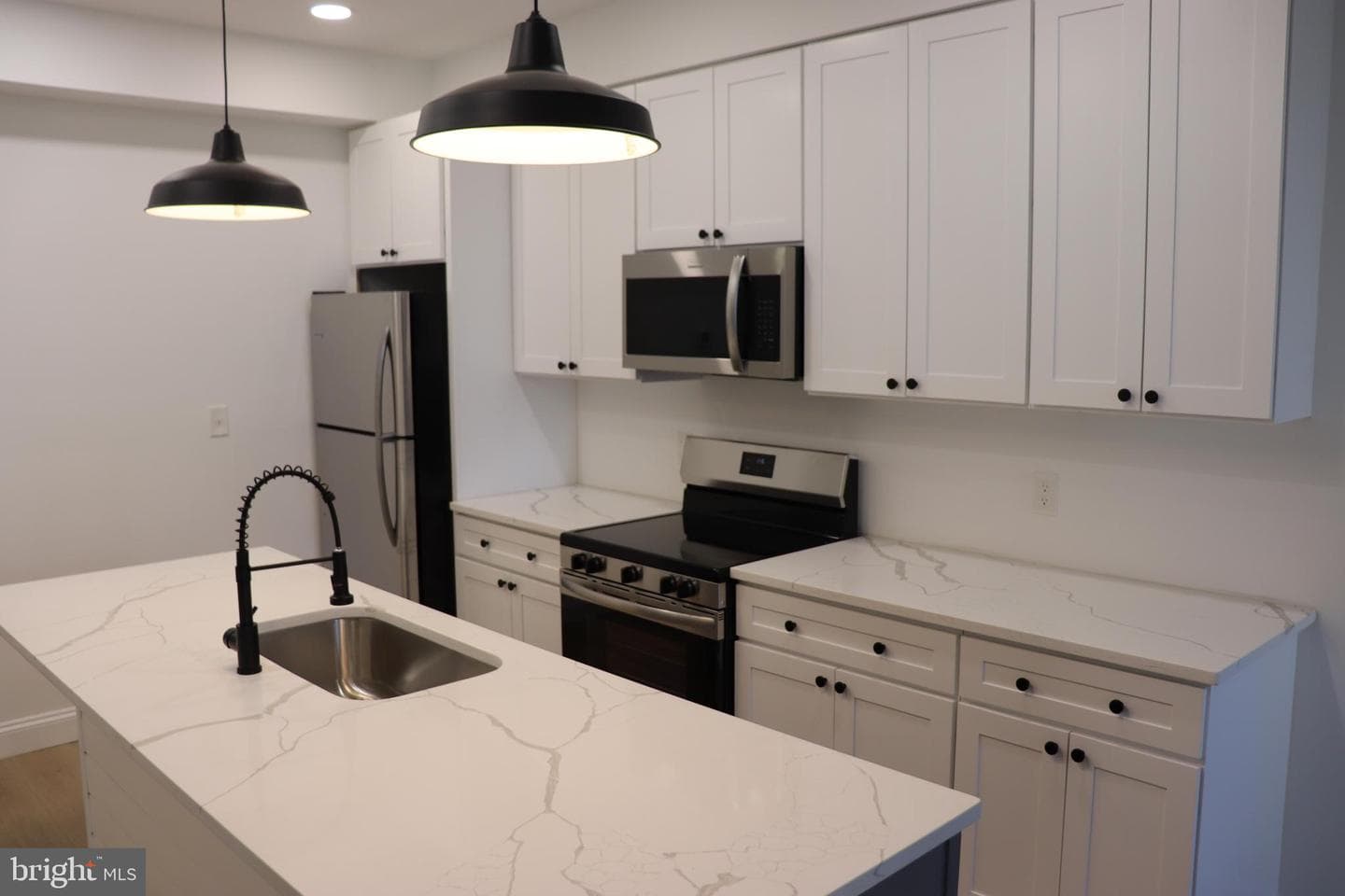 1707 Marshall Street photo 13