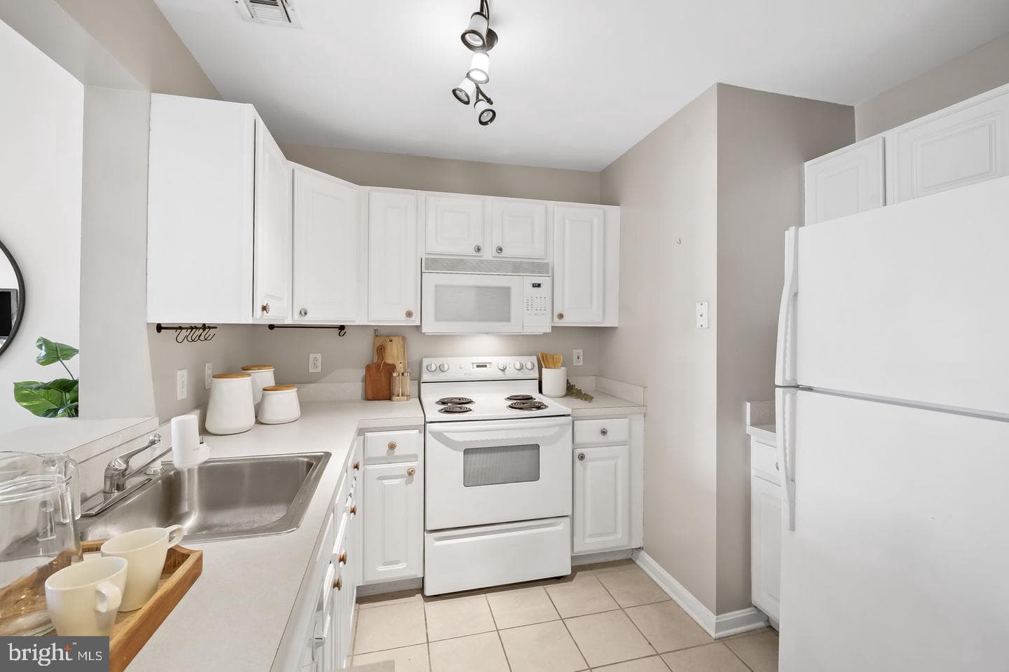 23 Pierside Drive #413 photo 5