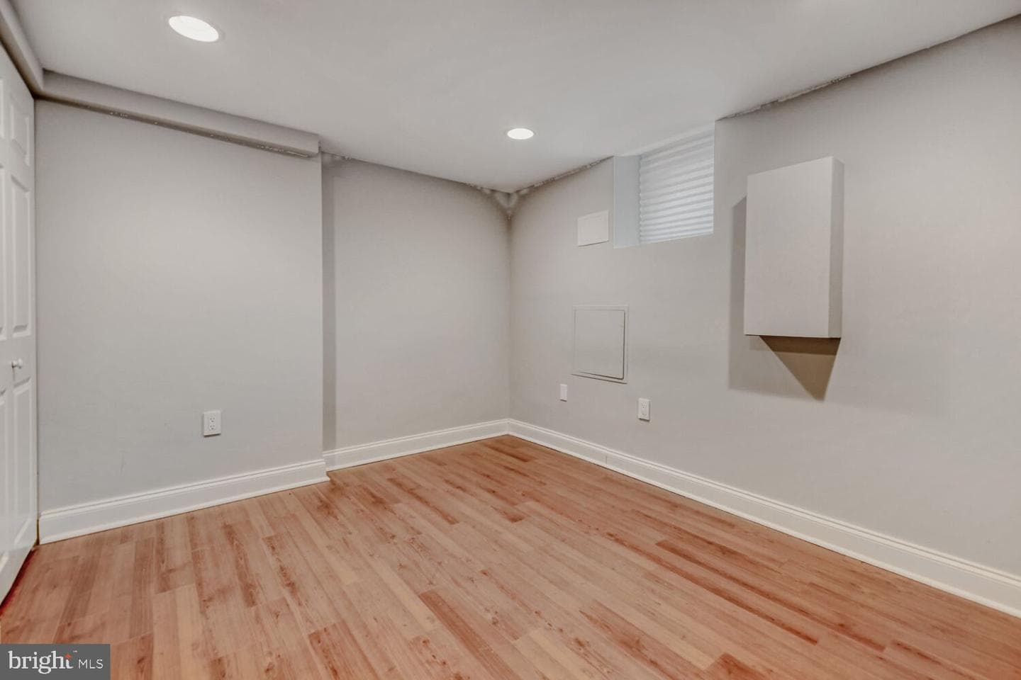 4126 Falls Road photo 22