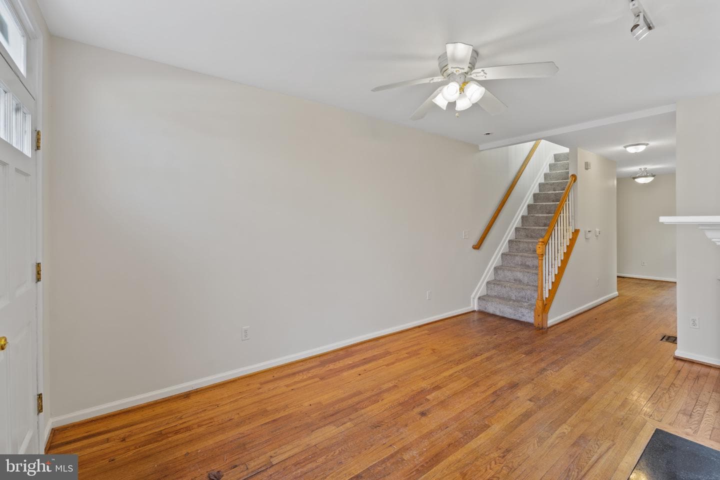1239 W Lombard Street photo 2