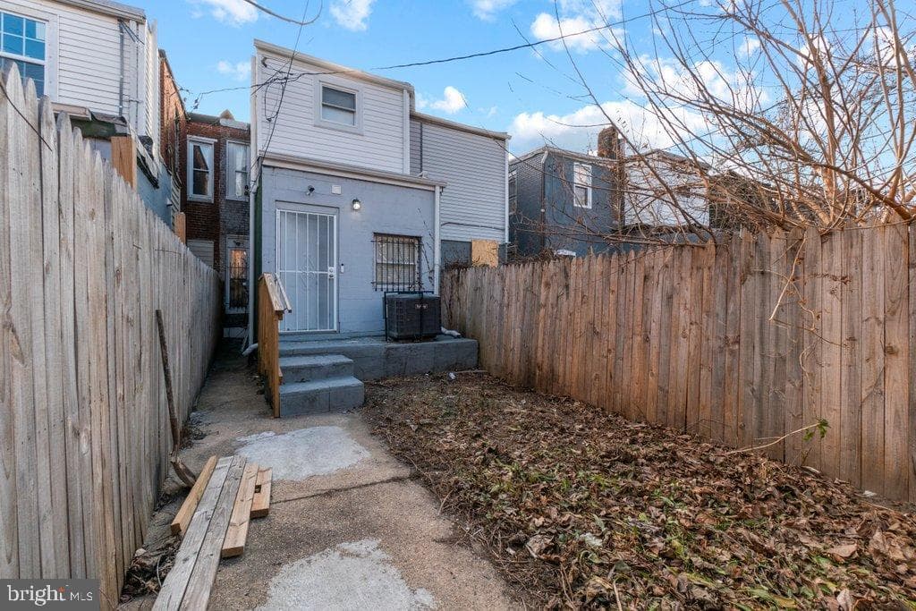 2008 Wilkens Avenue photo 26