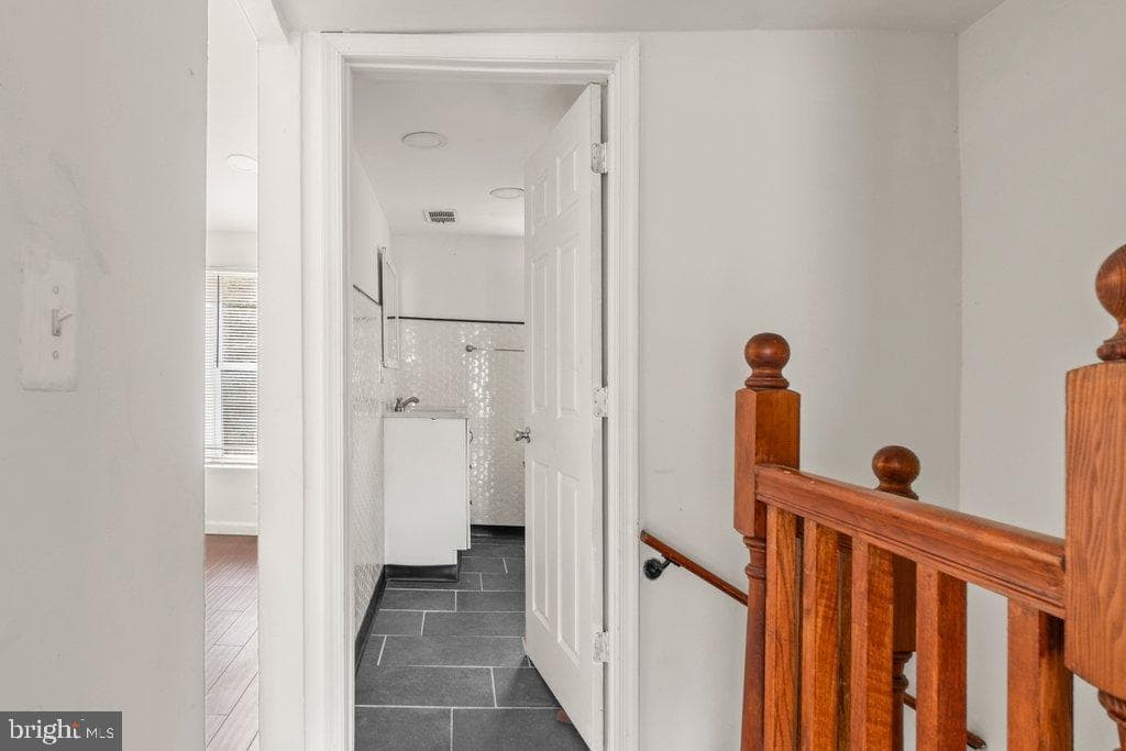 122 S Carlton Street photo 13
