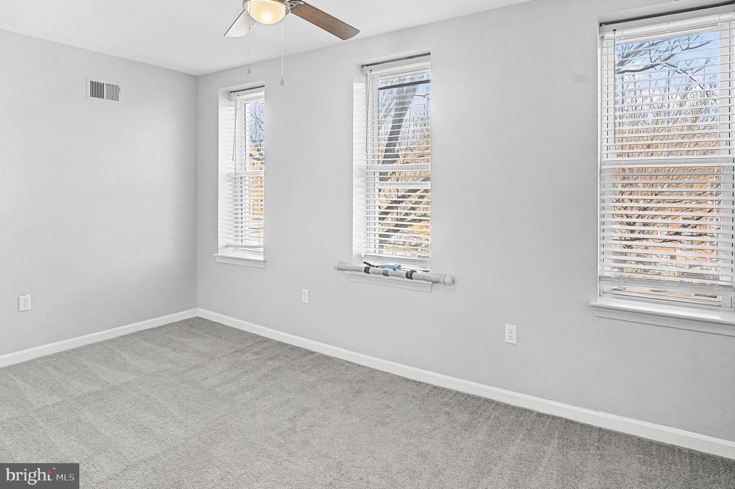 1032 N Broadway photo 16