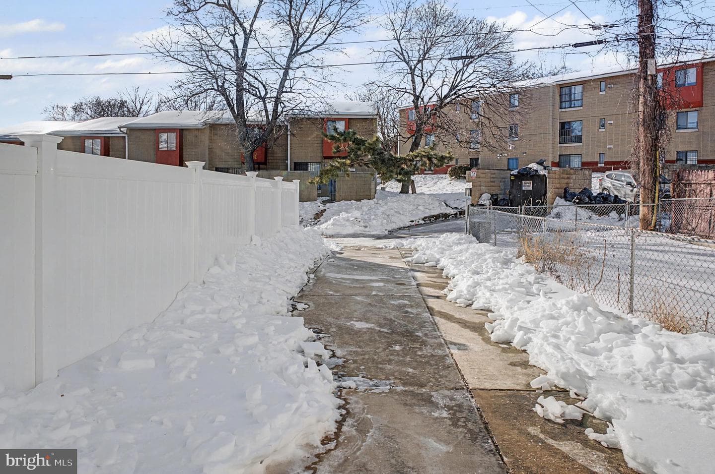 1032 N Broadway photo 28