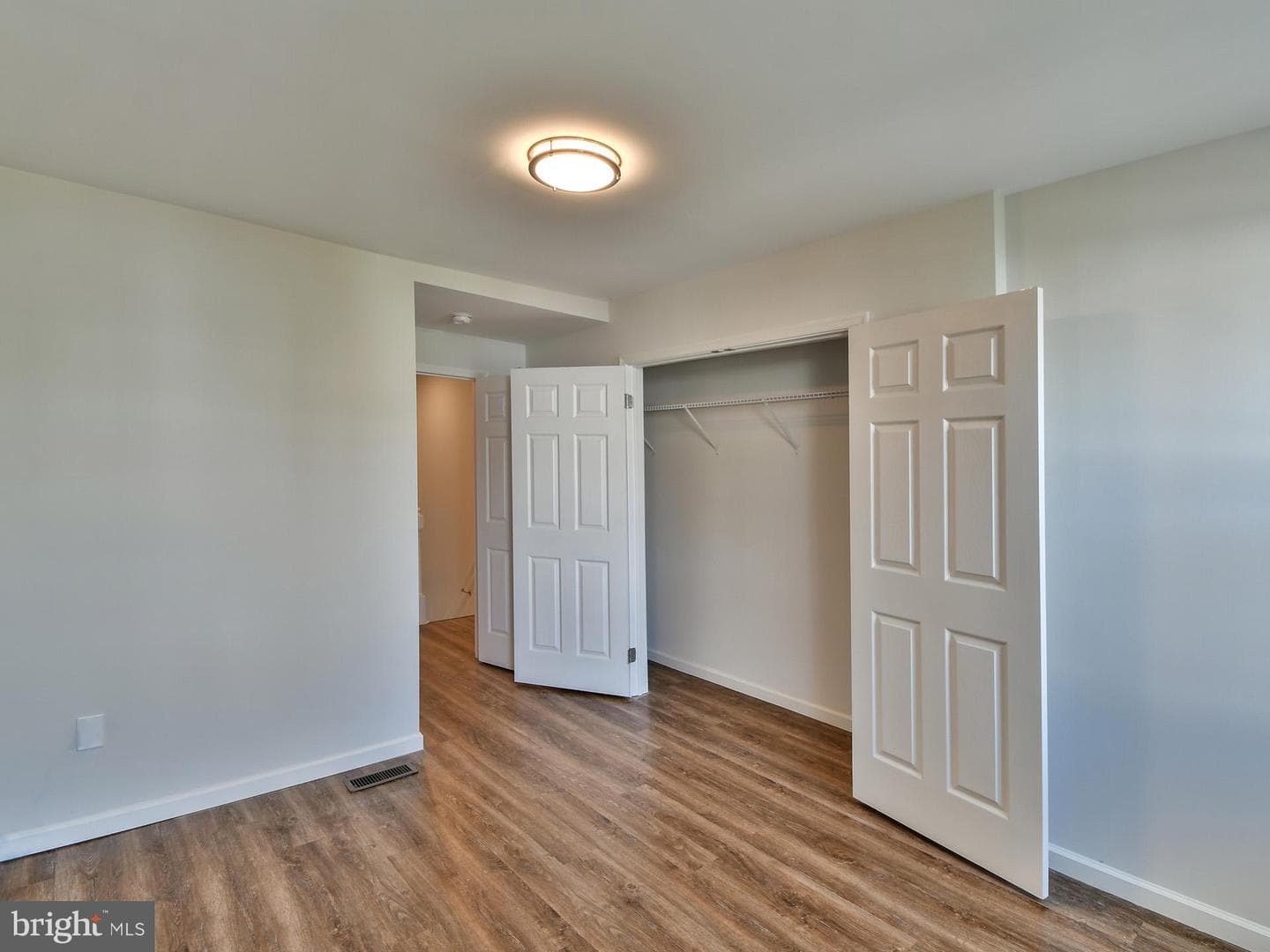 2114 Cliftwood Avenue photo 35