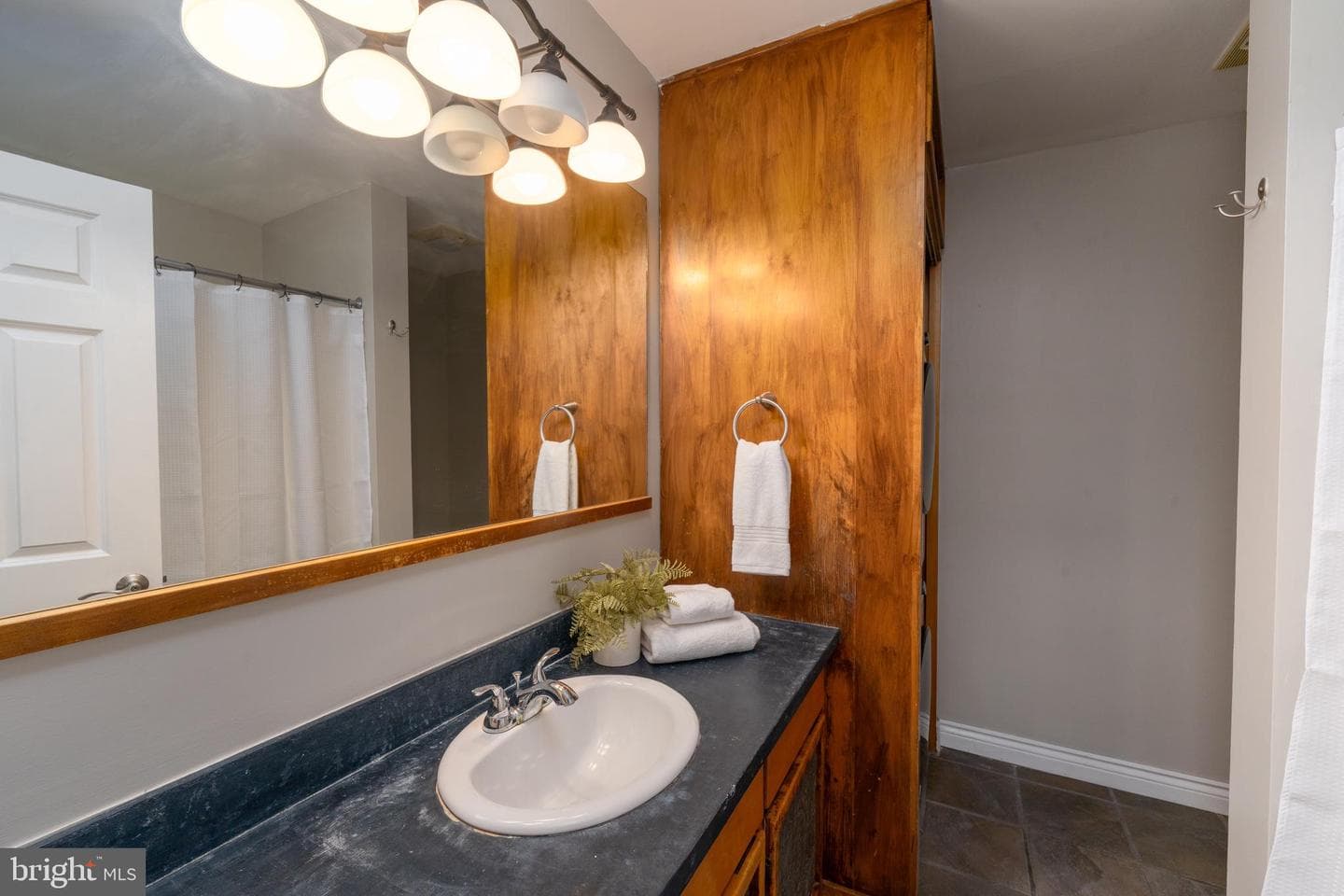1543 Covington Street photo 10