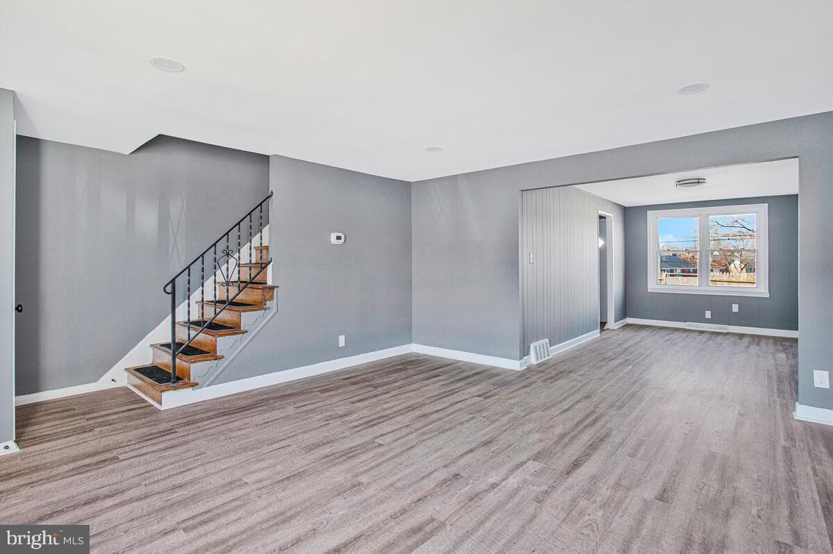 5528 Whitby Road photo 10