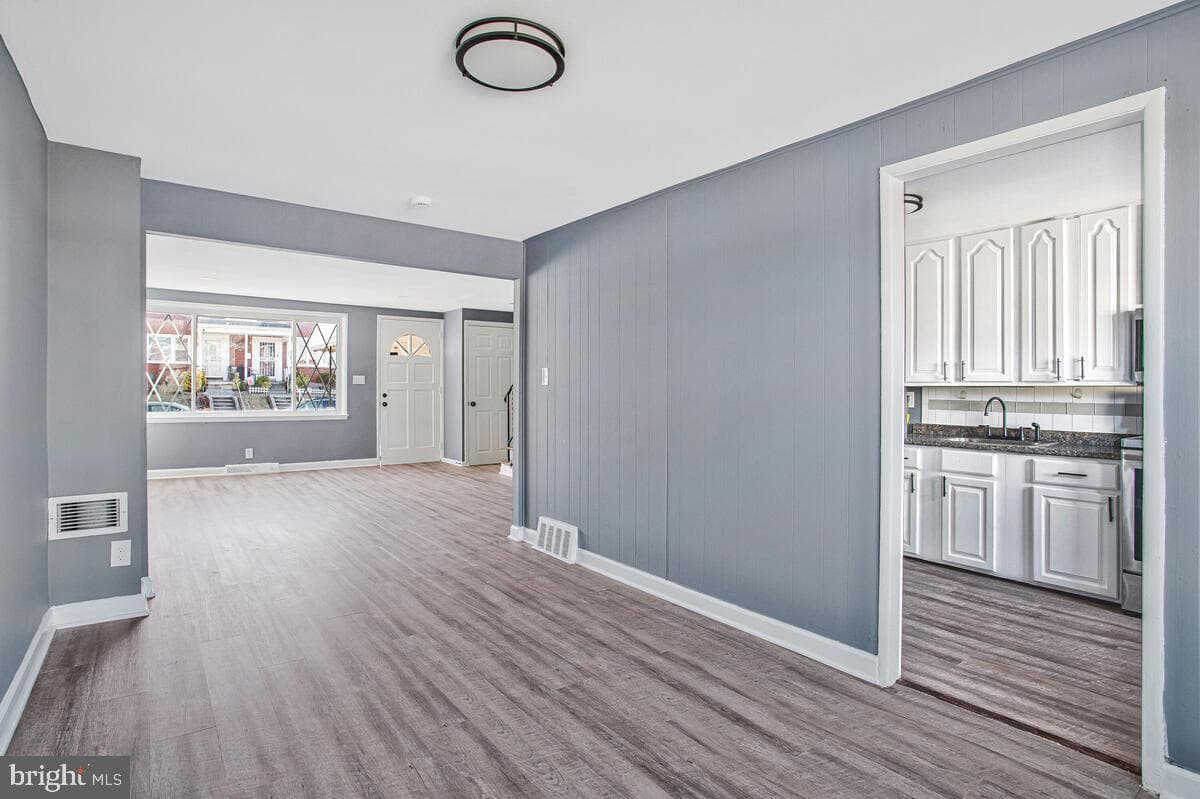5528 Whitby Road photo 12