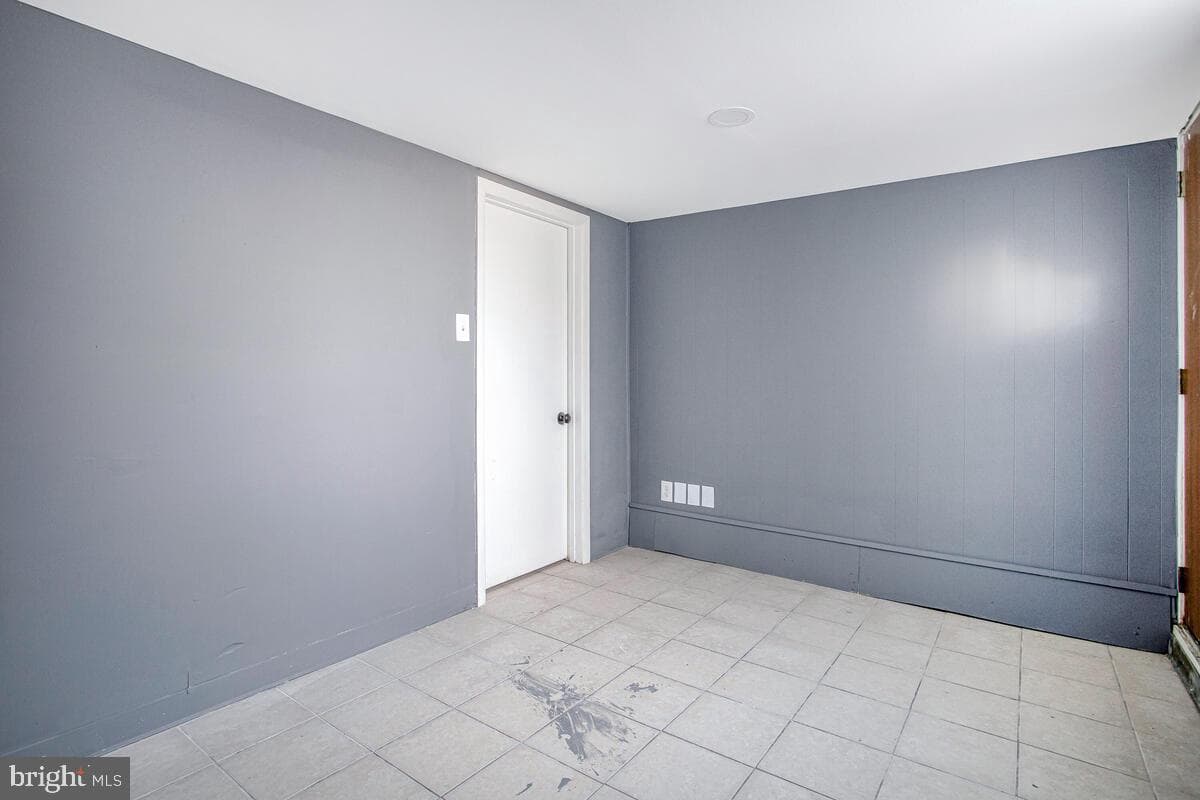 5528 Whitby Road photo 23