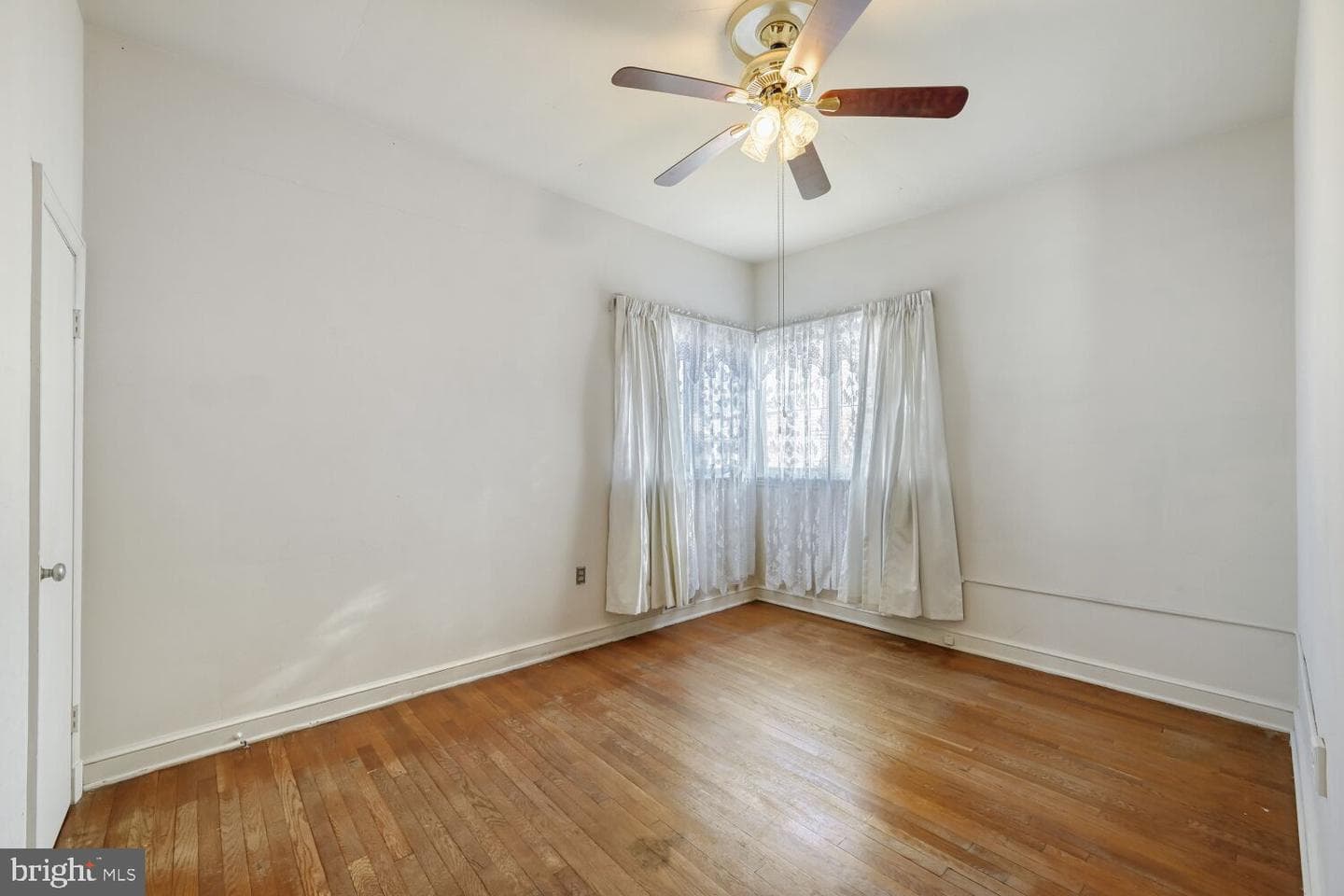 3813 Glen Avenue photo 17