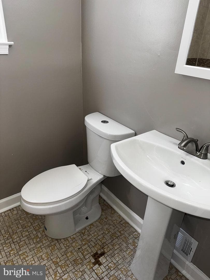 3519 Royston Avenue photo 9