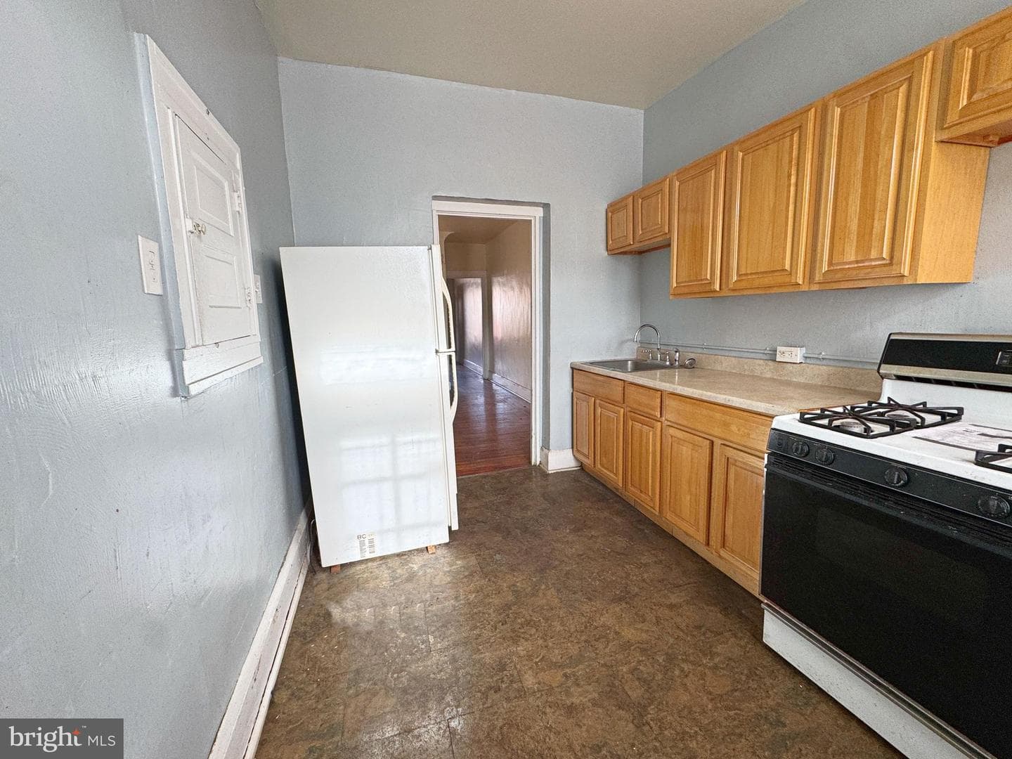 3323 Kenyon Avenue photo 9