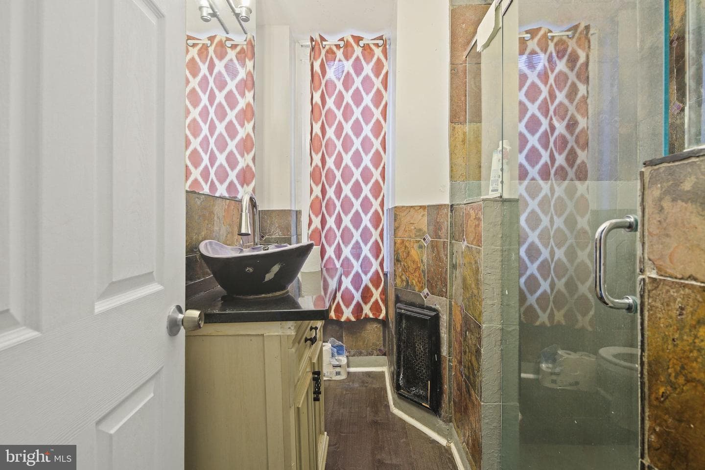 724 Reservoir Street photo 14