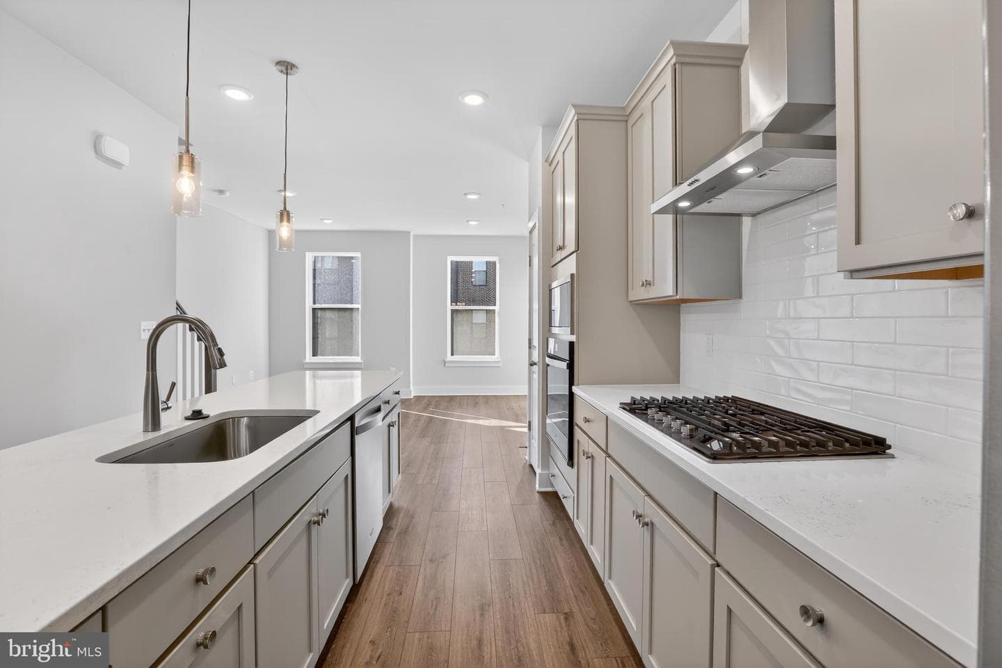2719 Light Street photo 4