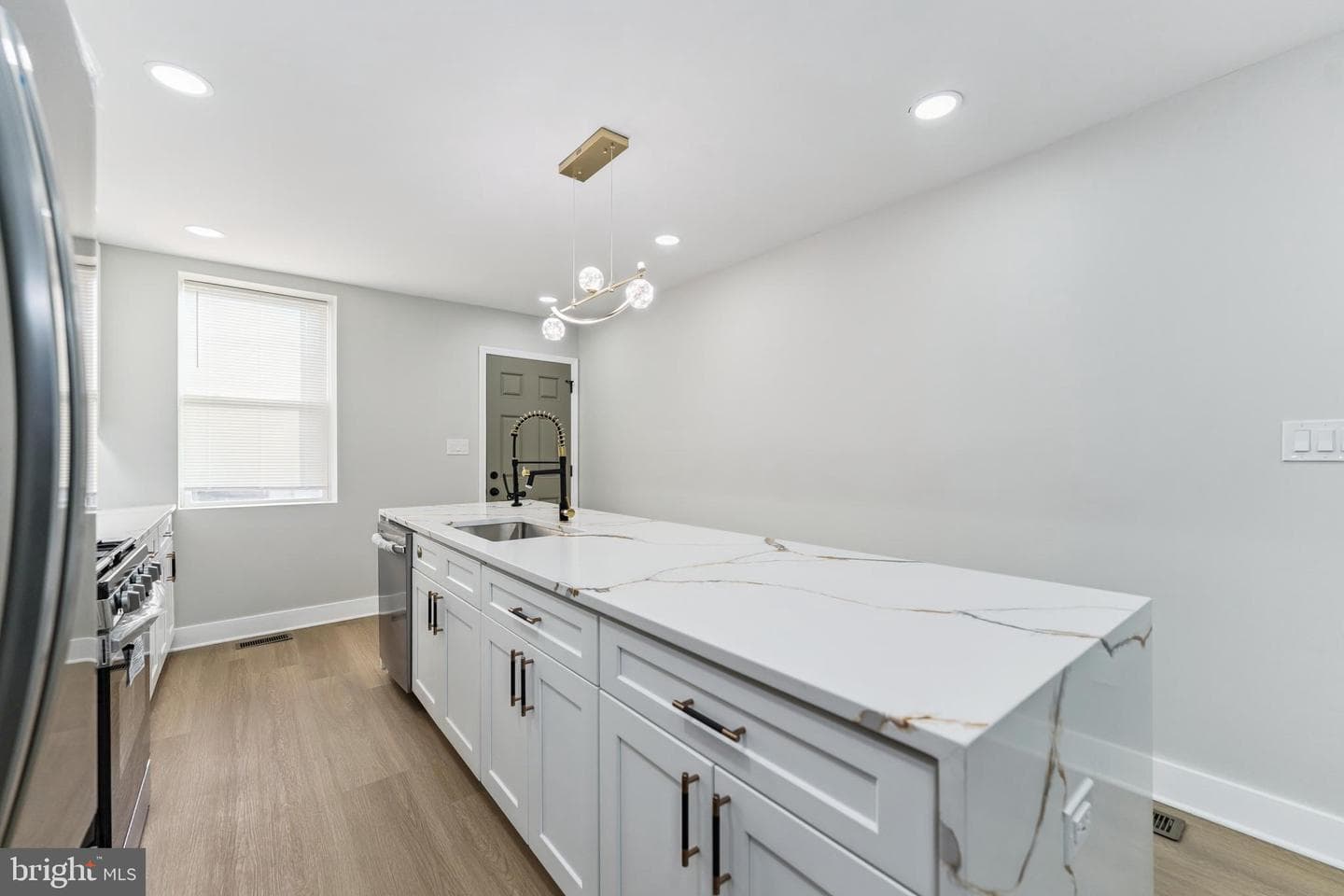 2425 Lauretta Avenue photo 11