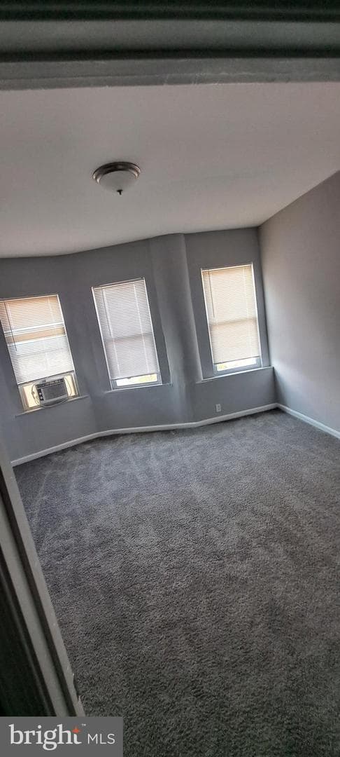 2427 E Federal Street photo 4