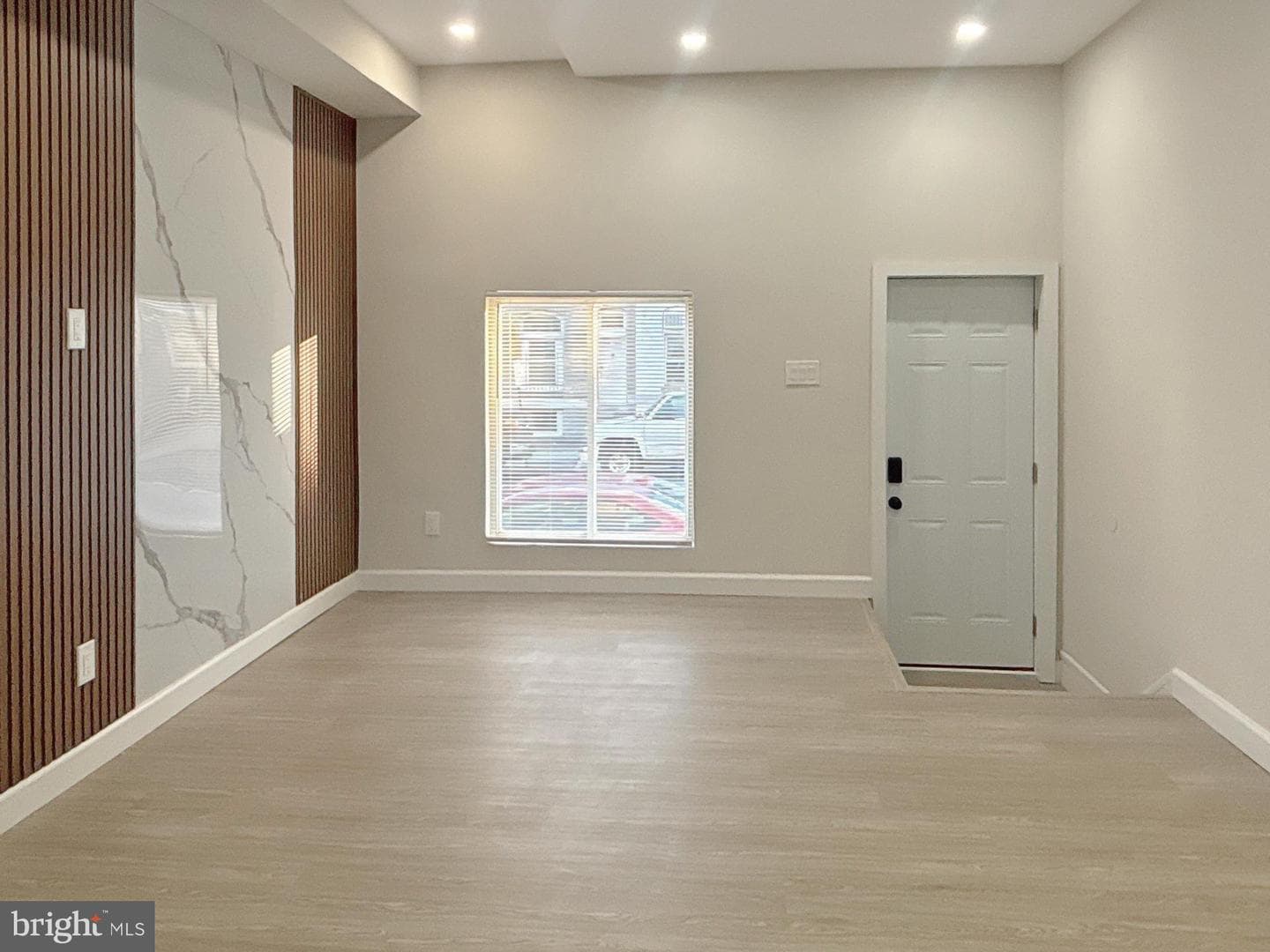 2636 E Monument Street photo 2