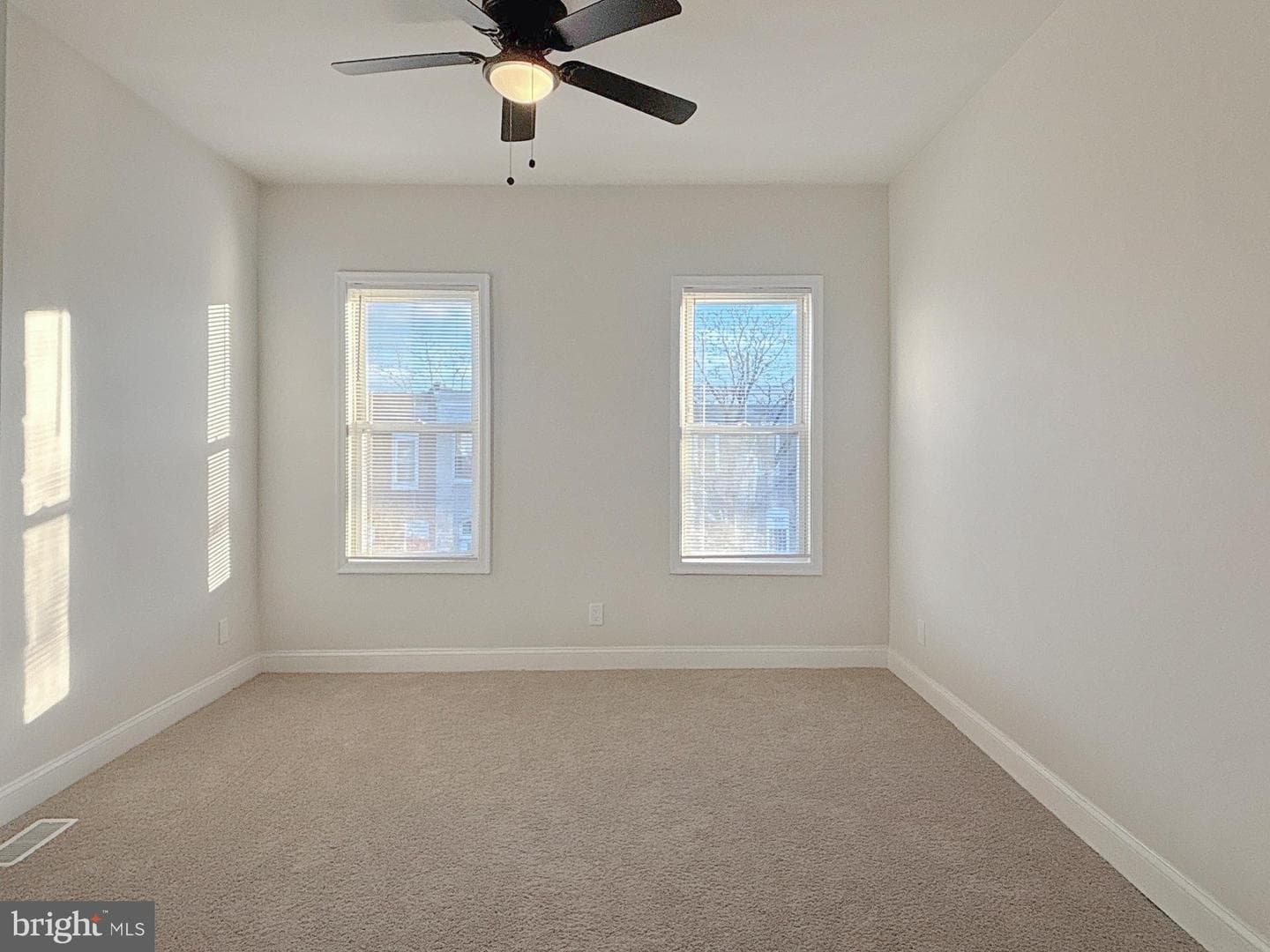 2636 E Monument Street photo 20