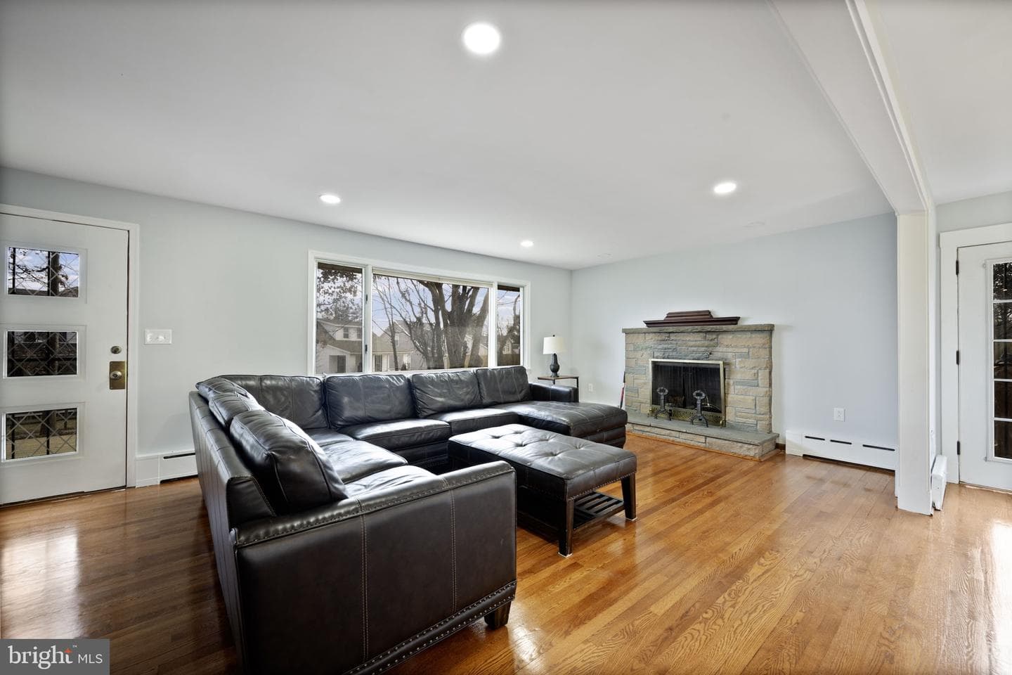 4001 Parkwood Avenue photo 2